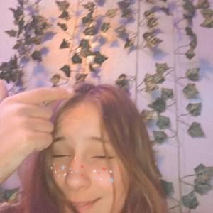 Meet your Posher, Isabel